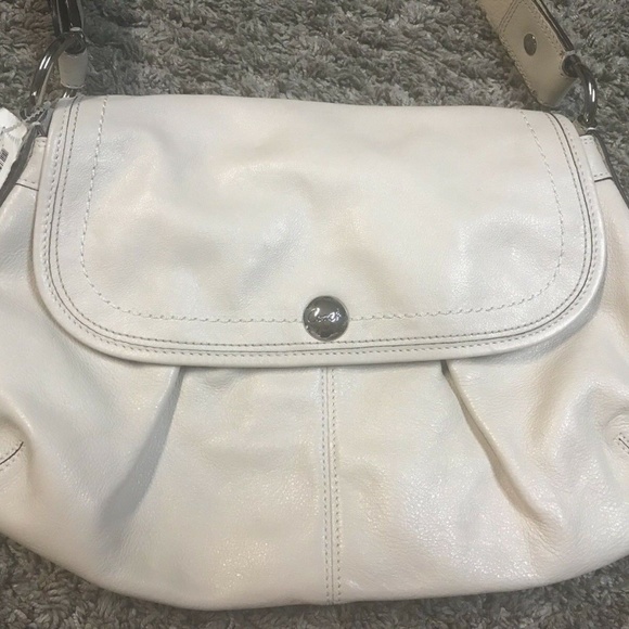 NWT $348 Coach Leather Ivory Handbag Buckle handle - Picture 1 of 8